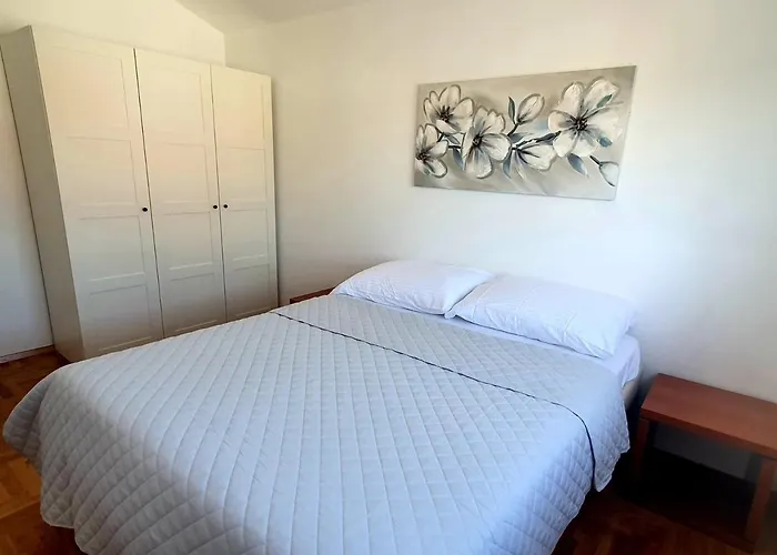 Mia 비오그라드나모루